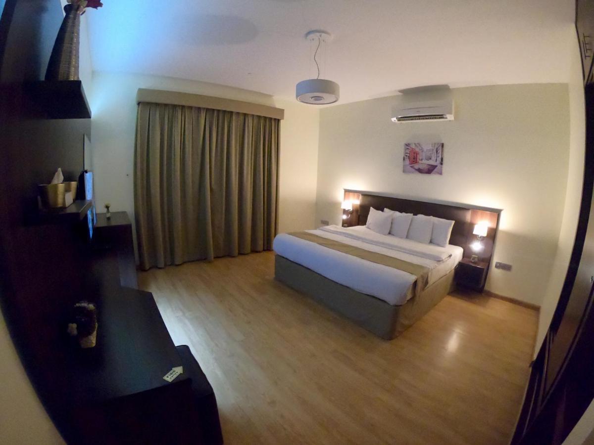 מוסקט Weekend Hotel & Apartments מראה חיצוני תמונה