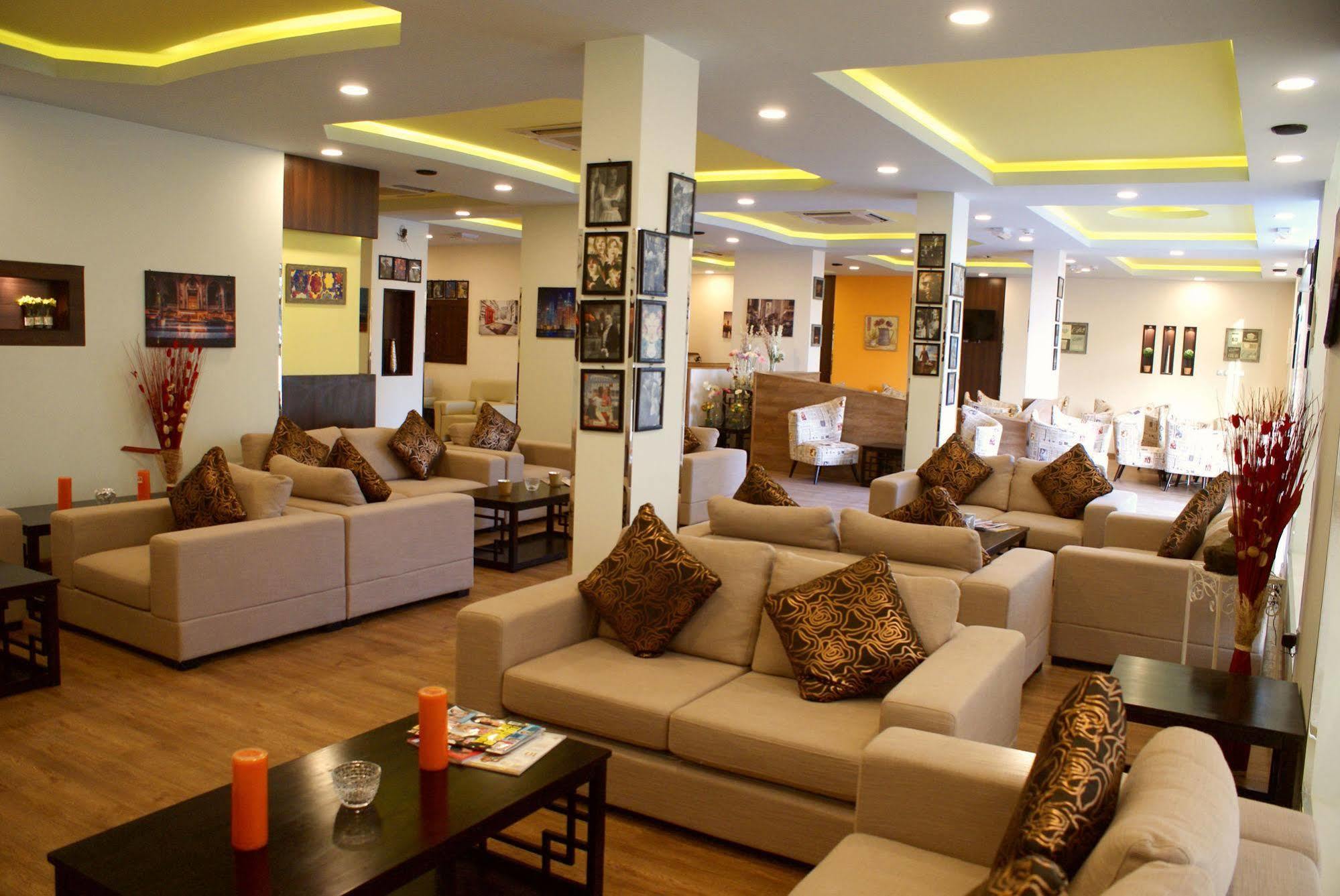 מוסקט Weekend Hotel & Apartments מראה חיצוני תמונה