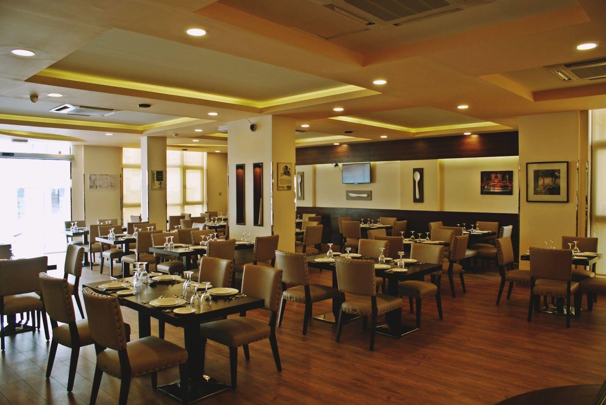 מוסקט Weekend Hotel & Apartments מראה חיצוני תמונה