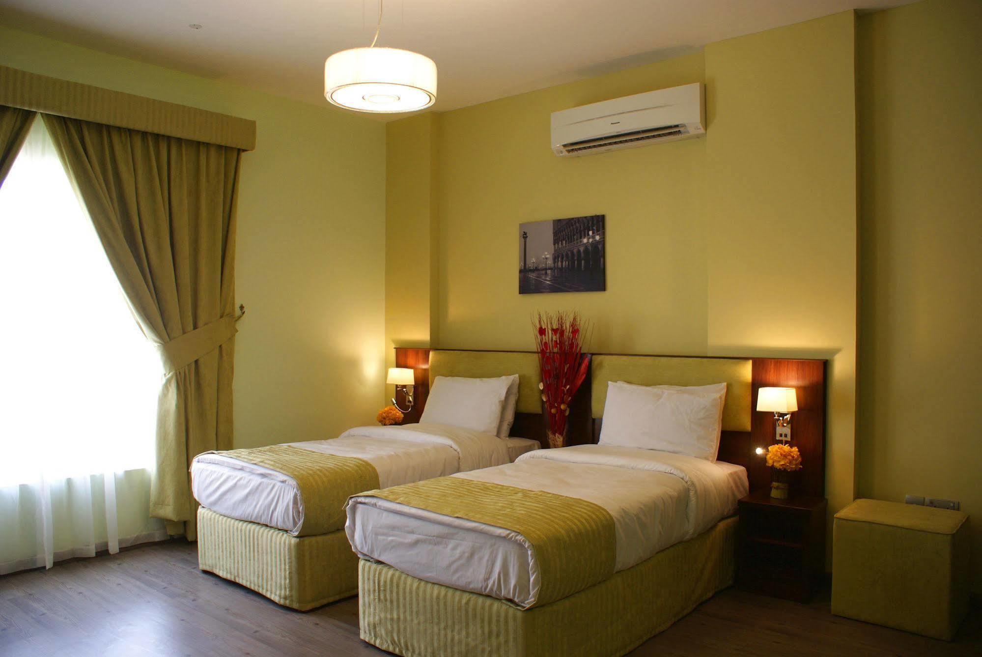 מוסקט Weekend Hotel & Apartments מראה חיצוני תמונה
