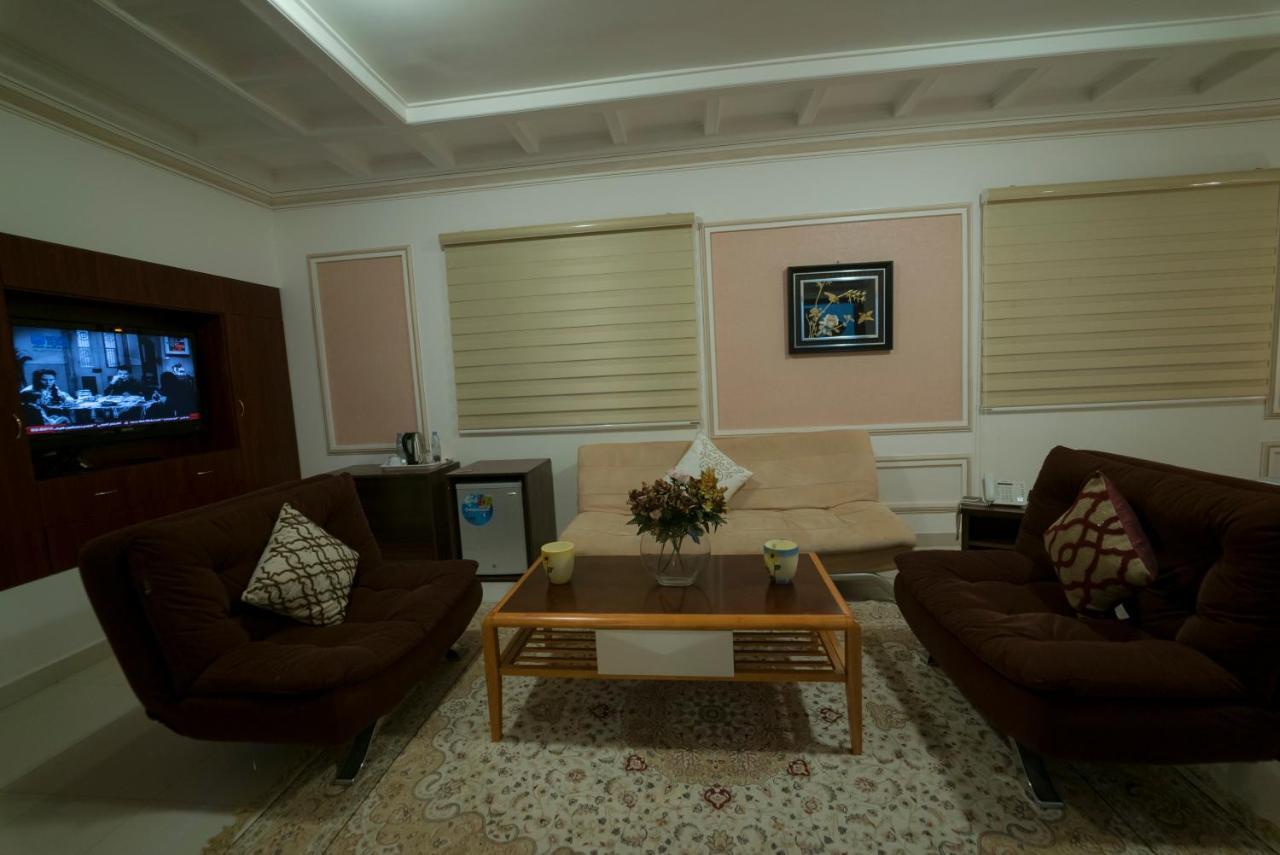 מוסקט Weekend Hotel & Apartments מראה חיצוני תמונה